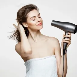 Правильная сушка волос феном: советы трихолога