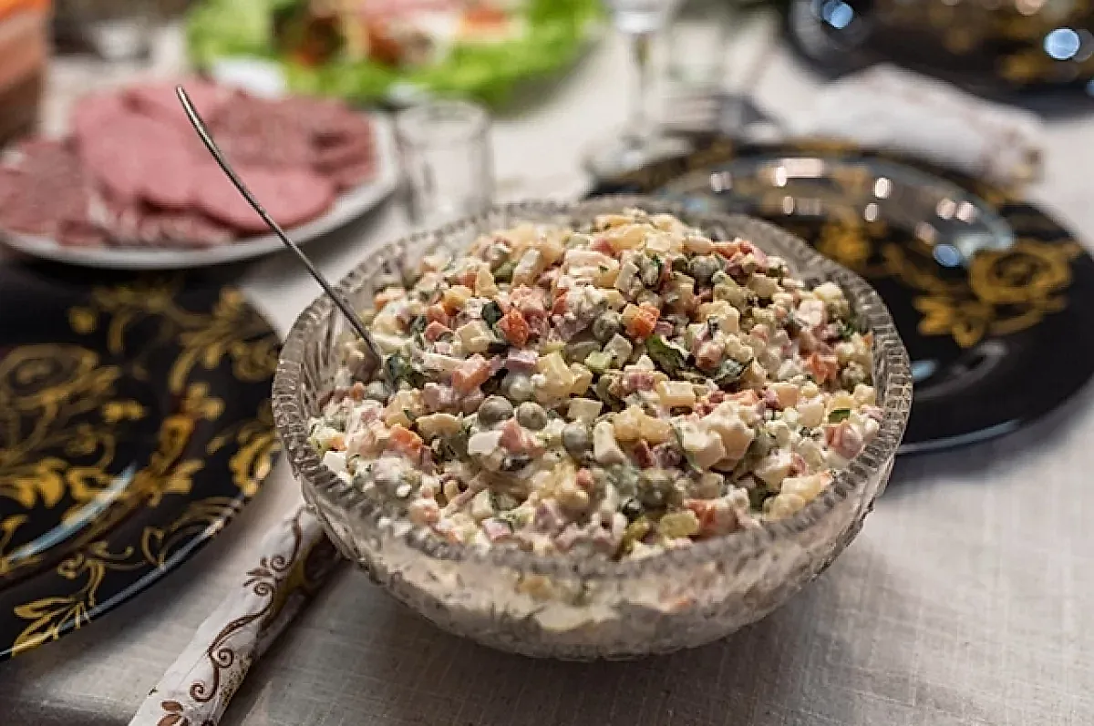 Безопасный размер порции салатов на Новый год