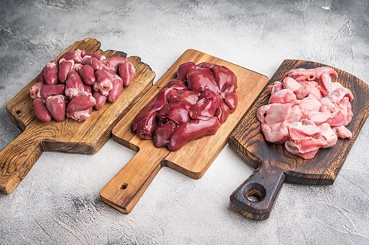 Польза и риск субпродуктов: что важно знать о печени, сердце и желудках
