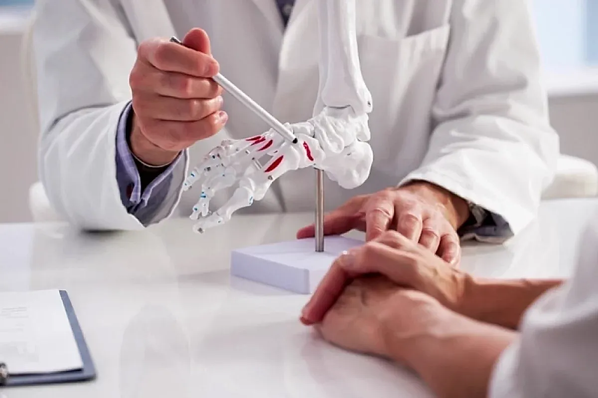 Лечение шишки на стопе