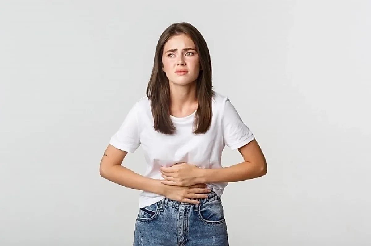 Причины боли в правой части живота