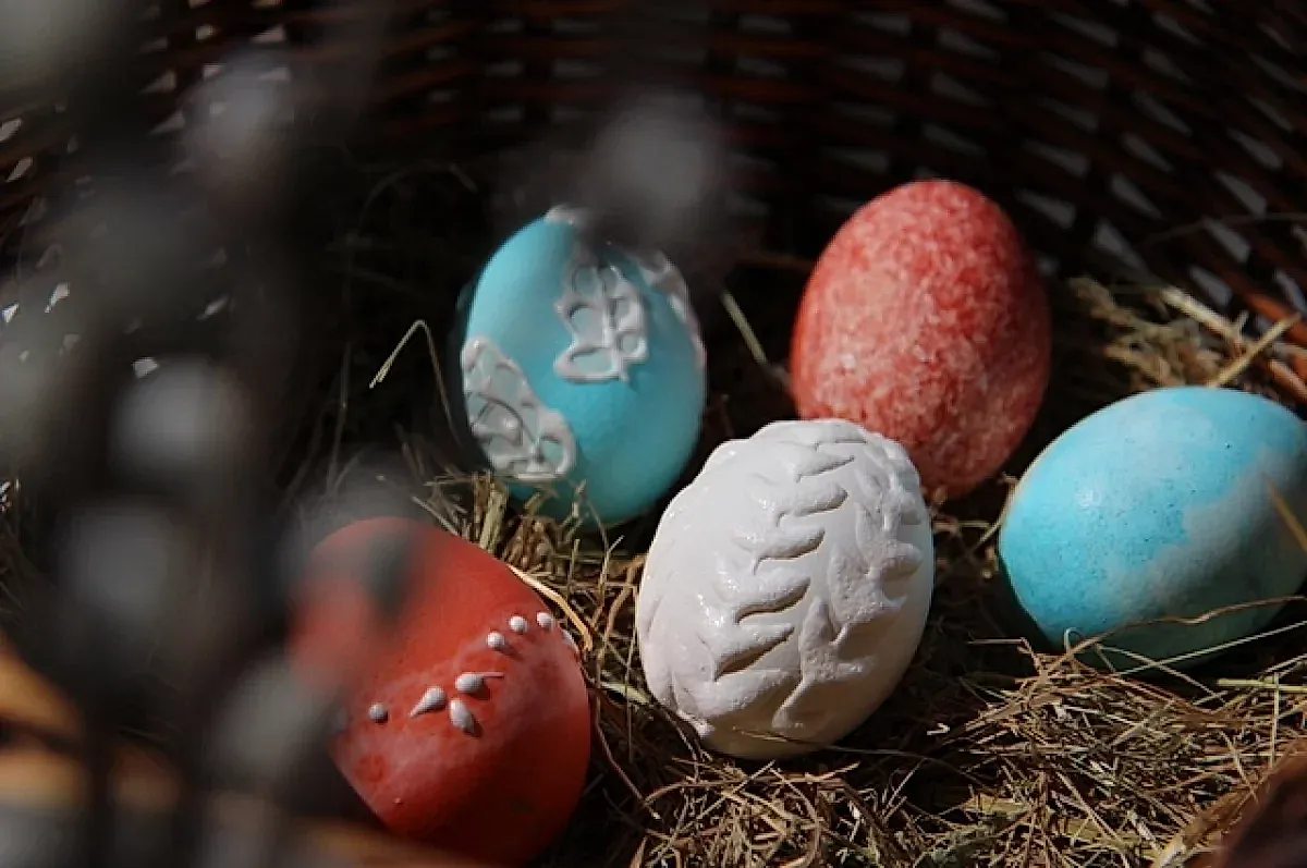 Безопасная Пасха: как приготовить и украсить яйца и куличи