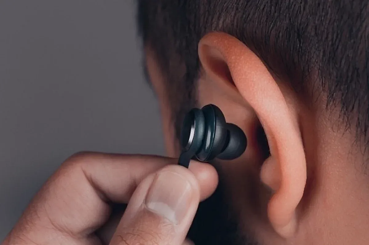 Риски ношения наушников зимой