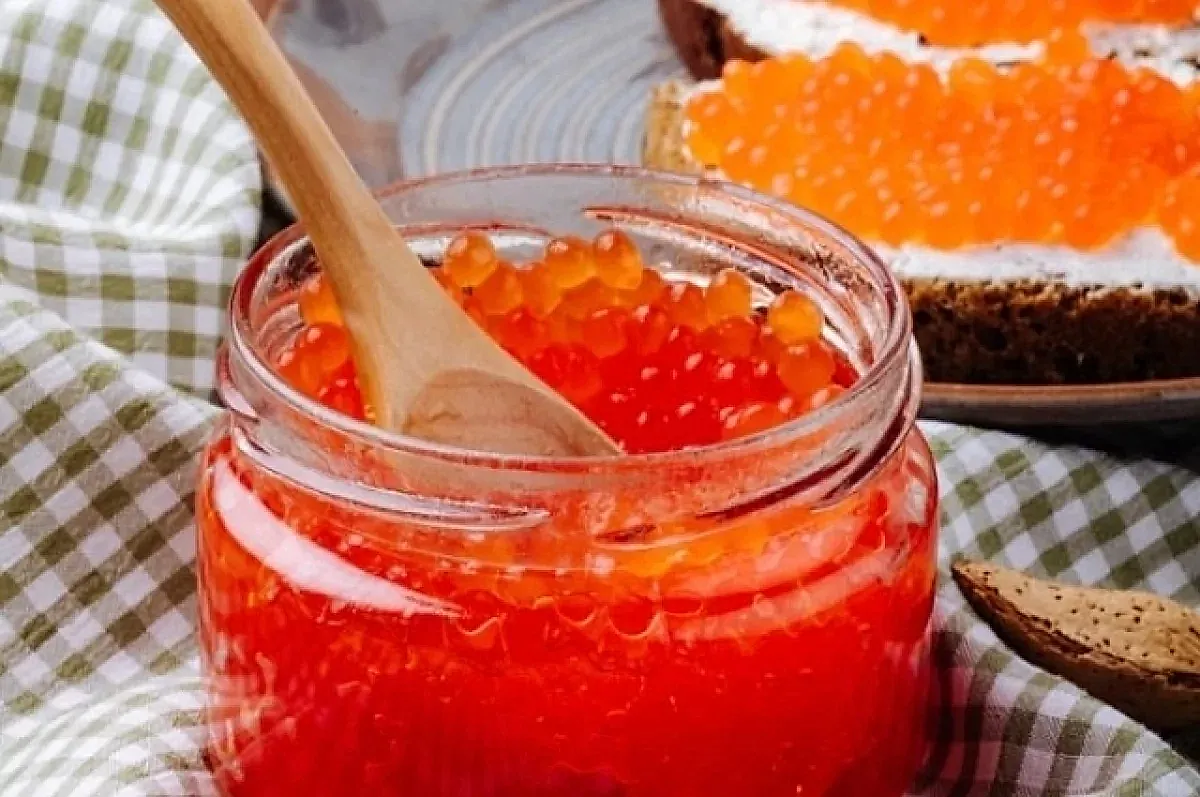 красная и черная икра: польза и ограничения