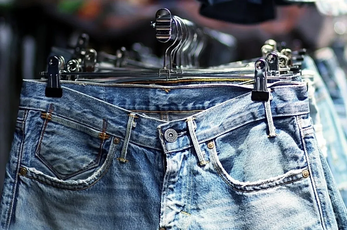 опасность узких джинсов в перелёте